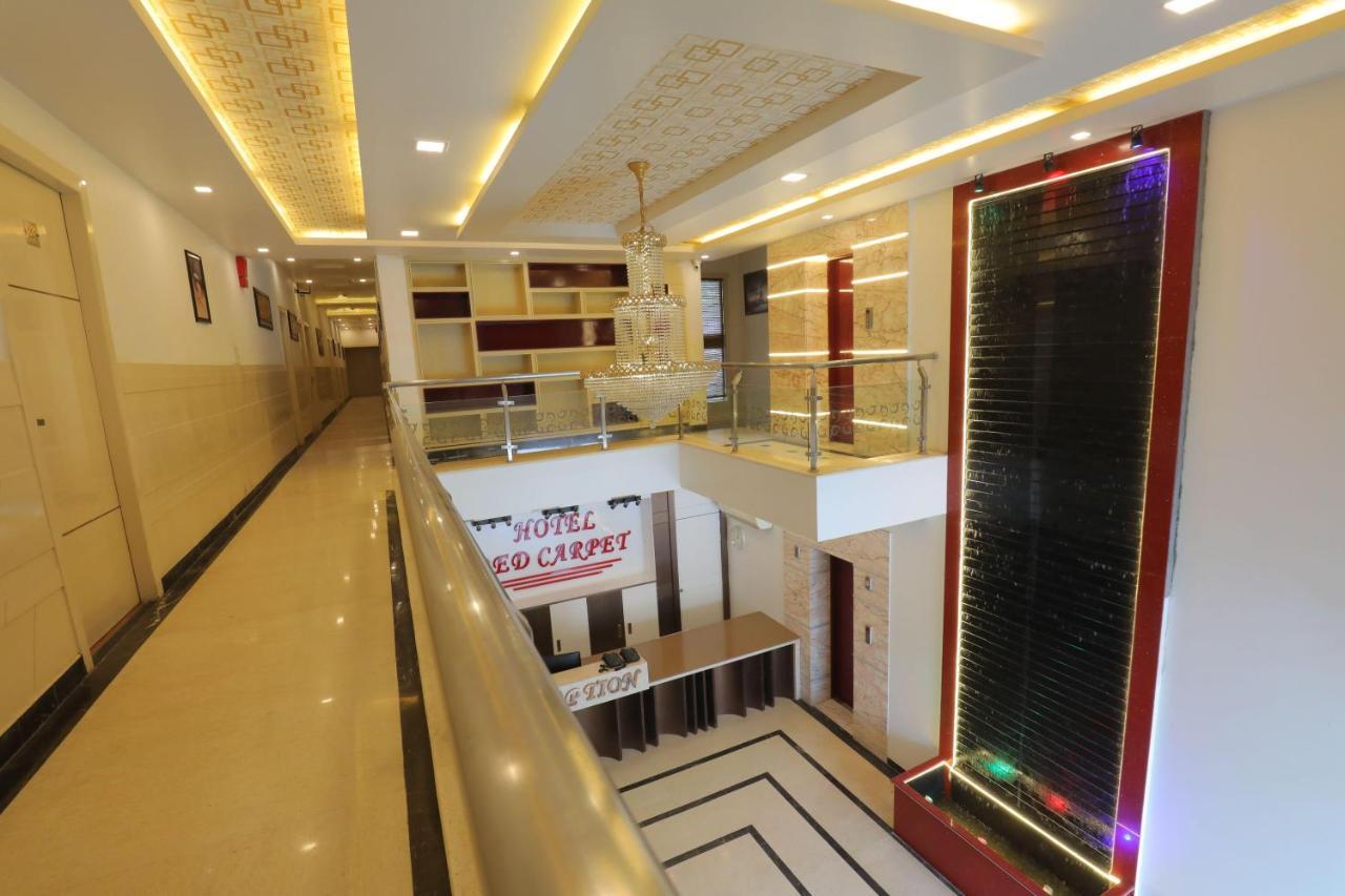 Hotel Sahib'S Red Carpet - Family & Corporate Hotel Chain Агра Экстерьер фото